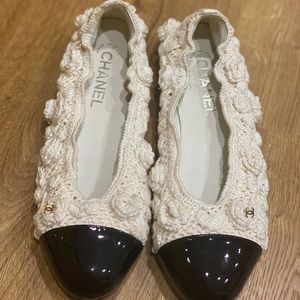 Chanel lace Ballerines